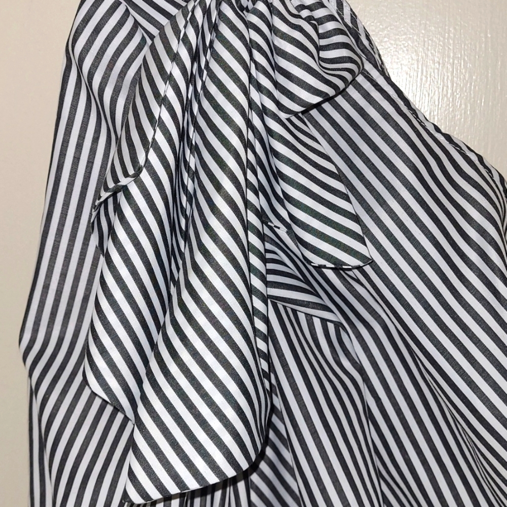 Young 17 black and white striped one shoulder dress with side bow. - Picture 2 of 4